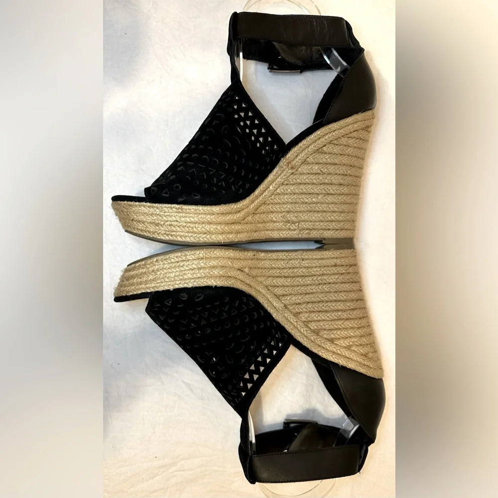 Marc Fisher great size